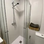 Nuevo Cerca De Playas De דירה