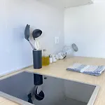 Nuevo Cerca De Playas De דירה