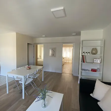 Nuevo Cerca De Playas De Apartment